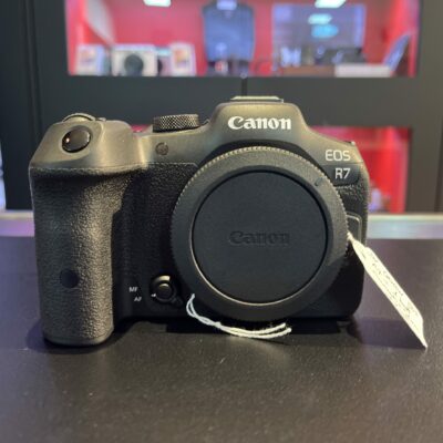 CANON EOS R7